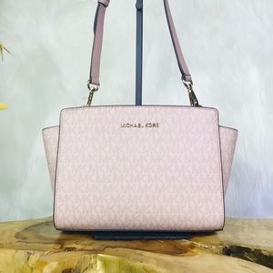 Michael Kors Selma Medium Messenger Leather Bag